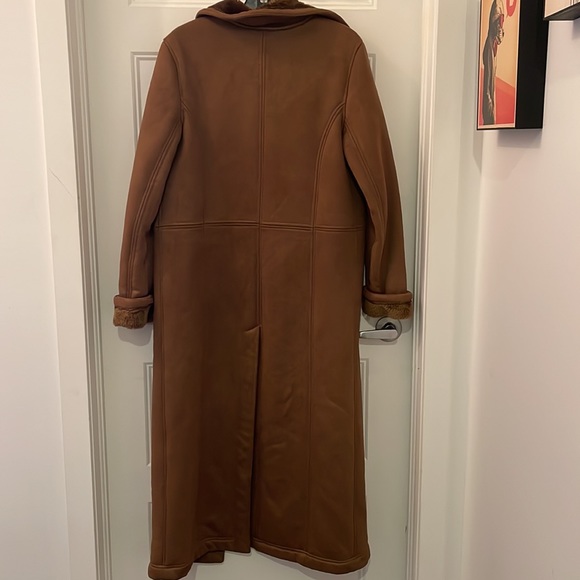 Full length faux fur coat - Picture 2 of 9